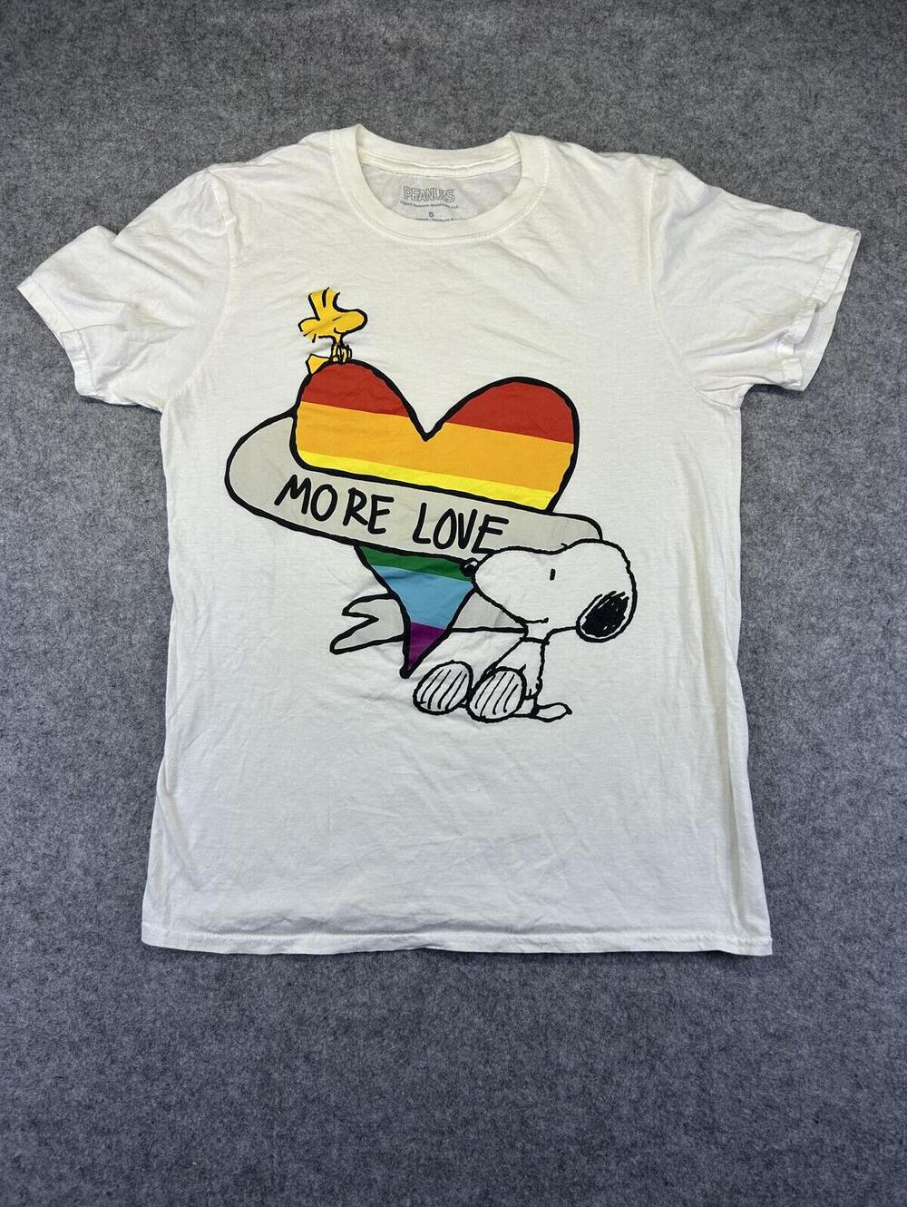 Peanuts Snoopy More Love Rainbow Heart LGBTQ Graphic T-Shirt Mens Sz S